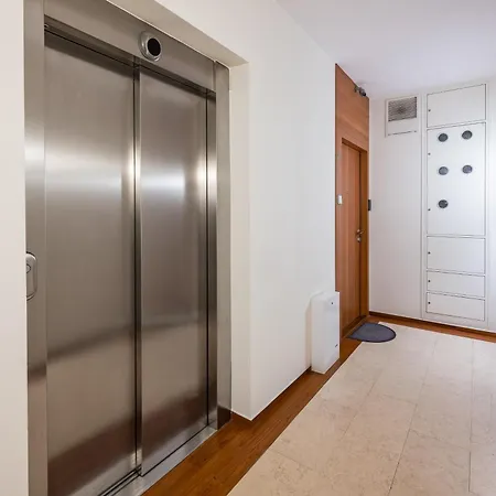 Apartment Ochota Spacious Warsaw