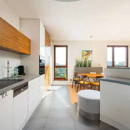 Ochota Spacious