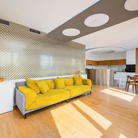 Ochota Spacious